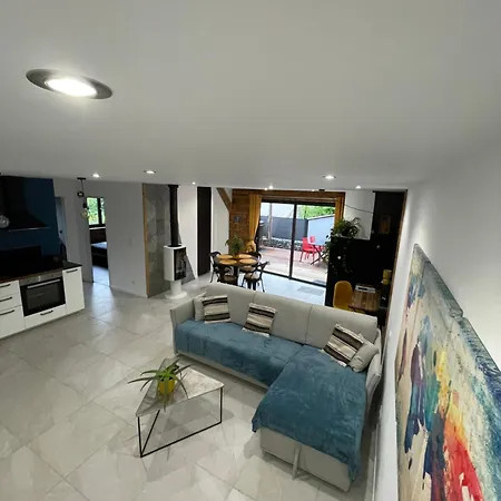 Le Cristal Apartment *